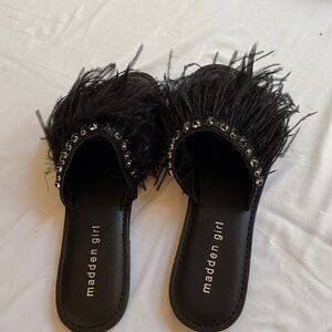 Madden Girl size 9 black slip on sandal ostrich like feathers rhinestone details